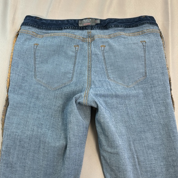 Torrid Luxe Slim Fit Bootcut Jeans sz 10R - Picture 8 of 11